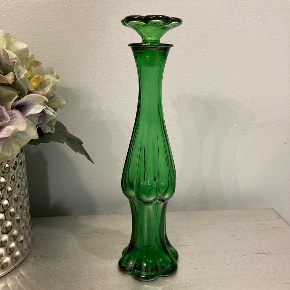 Vintage Avon Emerald green glass bud vase with stopper cologne bottle